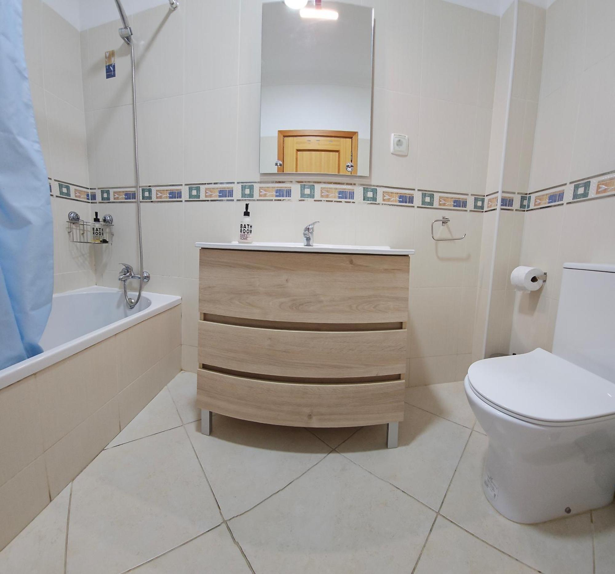 Harbour'S Way, Spacious And Cosy Apartment, With Ac Olhão Extérieur photo